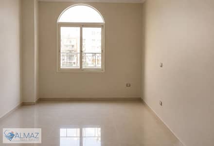 Unfurnished 200 sq m apartment for rent in Al Narges 7 Villas, Fifth Settlement, located near Mohamed Naguib Axis and South 90th Street.