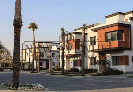 تاون هاوس للبيع في أزار 1 بالقاهرة الجديدة Azzar 1 NEw Cairo جاهز للاستلام بمساحة مميزة نصف تشطيب في موقع مميز داخل الكمبوند