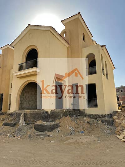 Corner Villa for Sale in Sarai | Private Garden and Stunning View