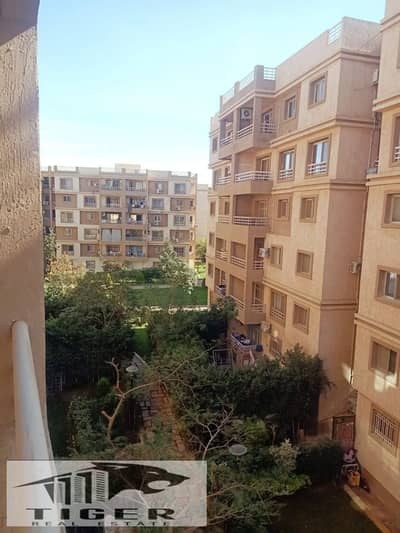 لقطه  للبيع بمدينتي شقه 103م في B6 بسعر مغري جدا  مساحه 103 متر النموذج المطلوب دور متكرر     مكونه من 3 ننوم و 2 حمام   قريبه من الخدمات و المسجد  تشطيب شركه  موقع مميز مطلوب سعر مفاجااه  خالصه كاش   جاهزه للسكن   التواصل فون او واتساب 01002715806