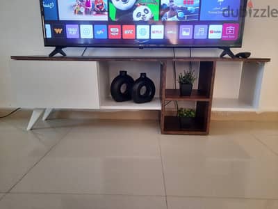 مفروشات منزل للبيع – غرف نوم وانتريه بحالة ممتازة