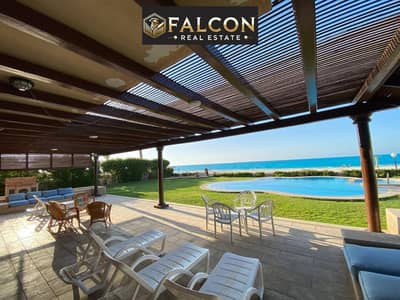 فيلا استلام فوري ( 8 غرف + Sea View + Private Pool ) في الصف الاول , كامله التشطيب في Ghazala bay