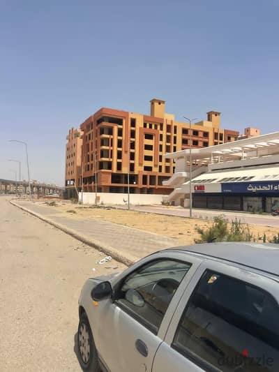 Office headquarters for rent 5000 meters in October