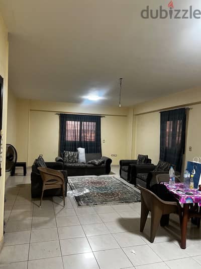 طقم كنب مع سجاد و ستاير و  ماسورة الستاير