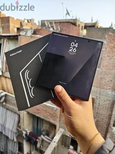 Samsung Z Fold 7 512 كسر زيرو بكل مشتملاته معفي ضريبه خدوش فالفريم