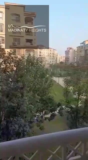 For rent Law - Apartment in Madinaty B1 - 201 meters - 3 rooms - Garden view
