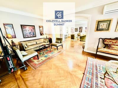 شقة سكنية 400 م للبيع او الايجار  بالدقي استلام فوري متشطبة سوبر لوكس بفيو تحفه علي ميدان عمان 4 غرف 3 حمام و 3 باكيه جراج وكمان مرخصه اداري وتصلح للش