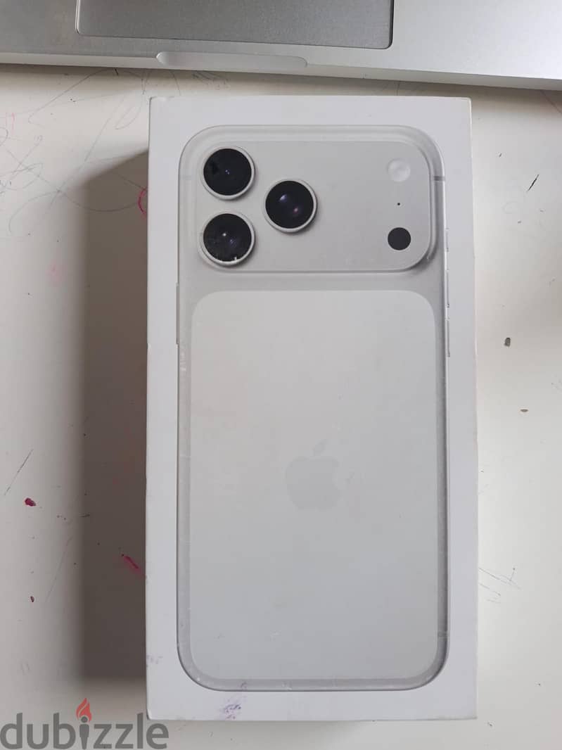 Apple - iPhone 17 Pro Max 3