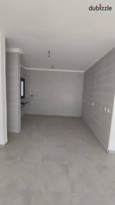 For sale 146m ground floor with a garden in بريزيدومدينتي