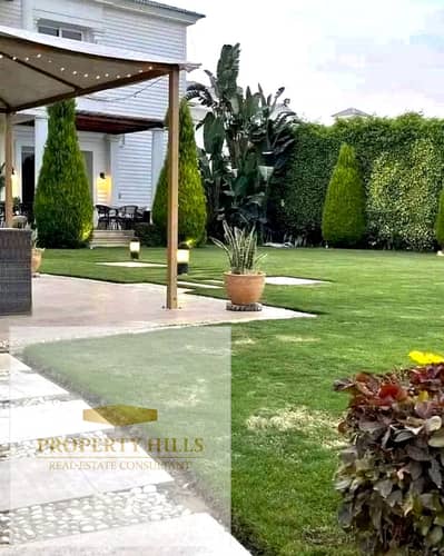 باقل مقدم ارقي وافخم  فيلا من مونتن فيو اعلي كوميونتي و فيو لاند سكيب مميز بالتقسيط علي ٧سنين في التجمع الخامس امام النائب العام وجنب اcfc