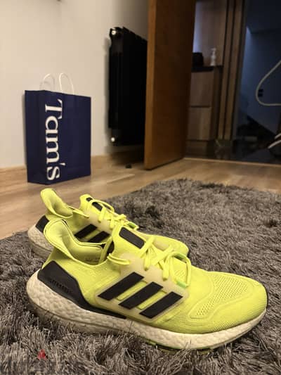 Adidas ultraboost original size 44 حالة ممتازة