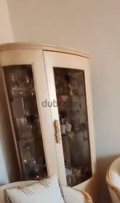 سفره + 6 كراسي + بنوار + نيش