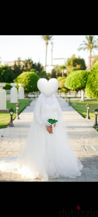 فستان زفاف بالطرحه