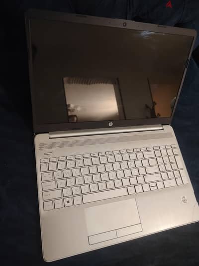 Hp laptop 8 ram M. 2 جيل عاشر i5-1035g1