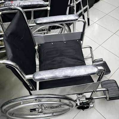 كرسي متحرك طبي مانيوال قابل للطي يتحمل 120 كيلو