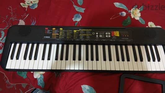 YAMAHA PSR F52