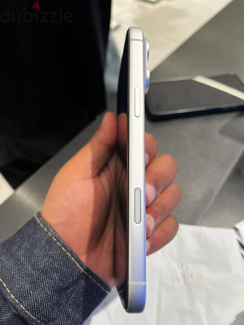 Apple - iPhone 17 Pro Max 3