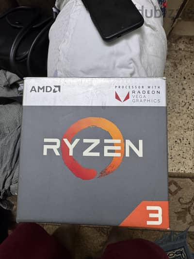 Ryzen 3 2200g معاه المروحه والكولر وحالته تمام