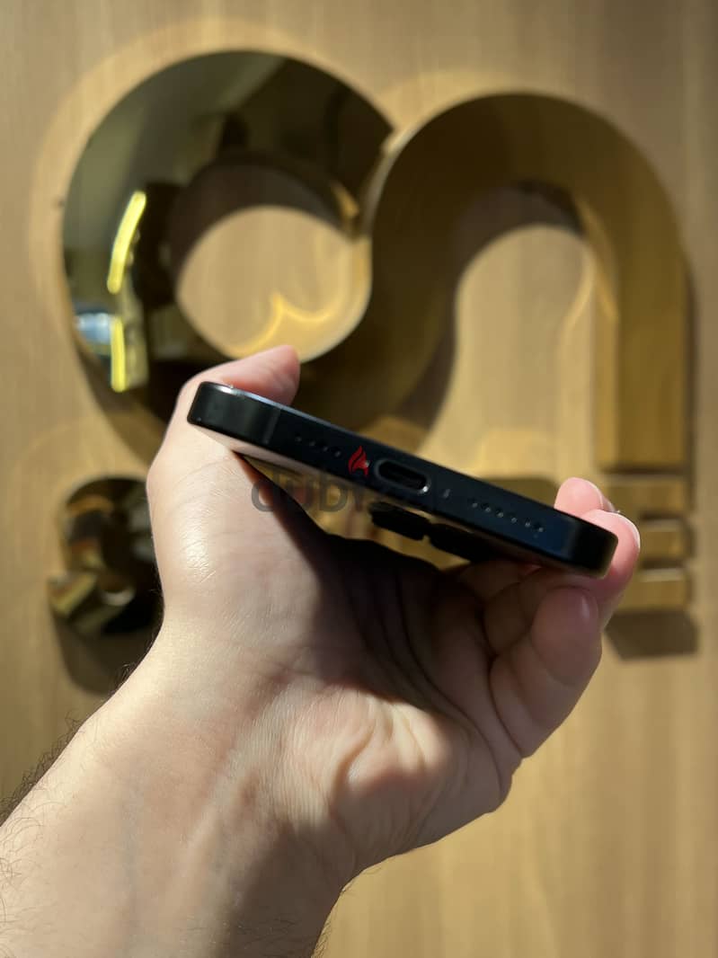 Apple - iPhone 16 Pro Max 3
