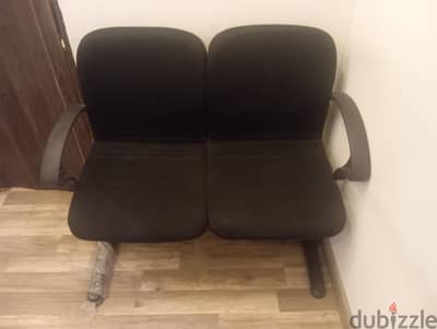 كنبة 2 مقعد مبطنه