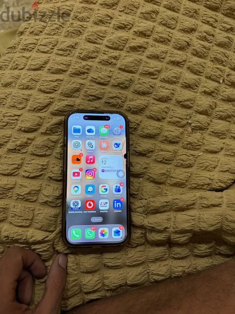 Apple - iPhone 16 Pro battery 93% no scratch 7