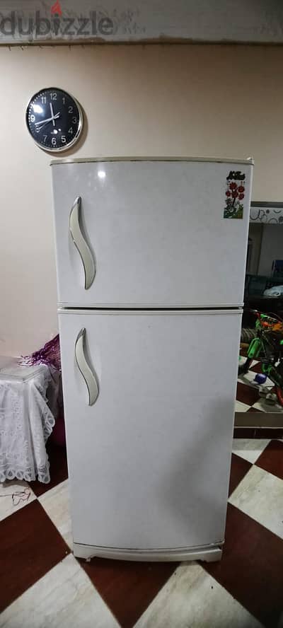 تلاجه كريازي ٢٠ قدم ٥٥٠ لتر بحاله جيده جداً  كريازي ٢٠ قدم  E-550 N/3b