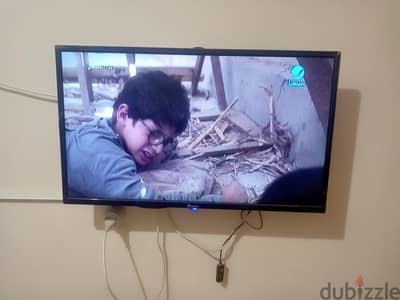 شاشة ٣٢ بوصة