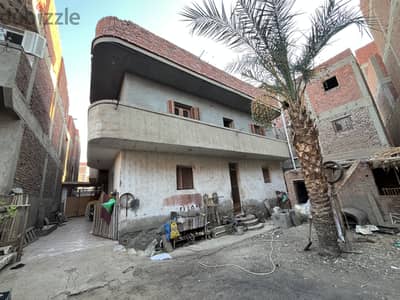 منزل ٤٤٠ متر للبيع دورين + جنينه