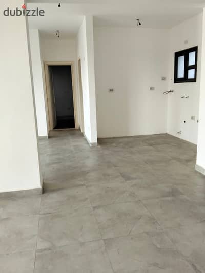 For sale: A great deal on an apartment in the best phase of Madinaty, B8. A prime location for living and investment in Madinaty. Commercial price for quick sale - Group 87*. Delivery within 5 months. Lowest total cost. (Old booking 2022)