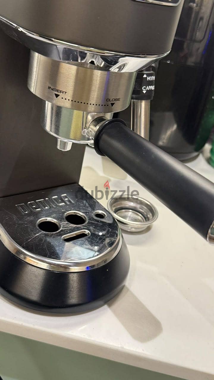 Coffee machine delonghi dedica ec685 1