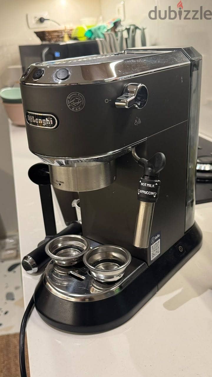 Coffee machine delonghi dedica ec685 2