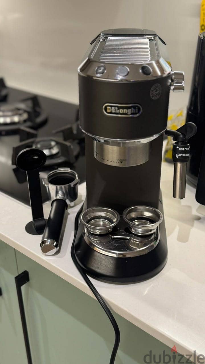 Coffee machine delonghi dedica ec685 3