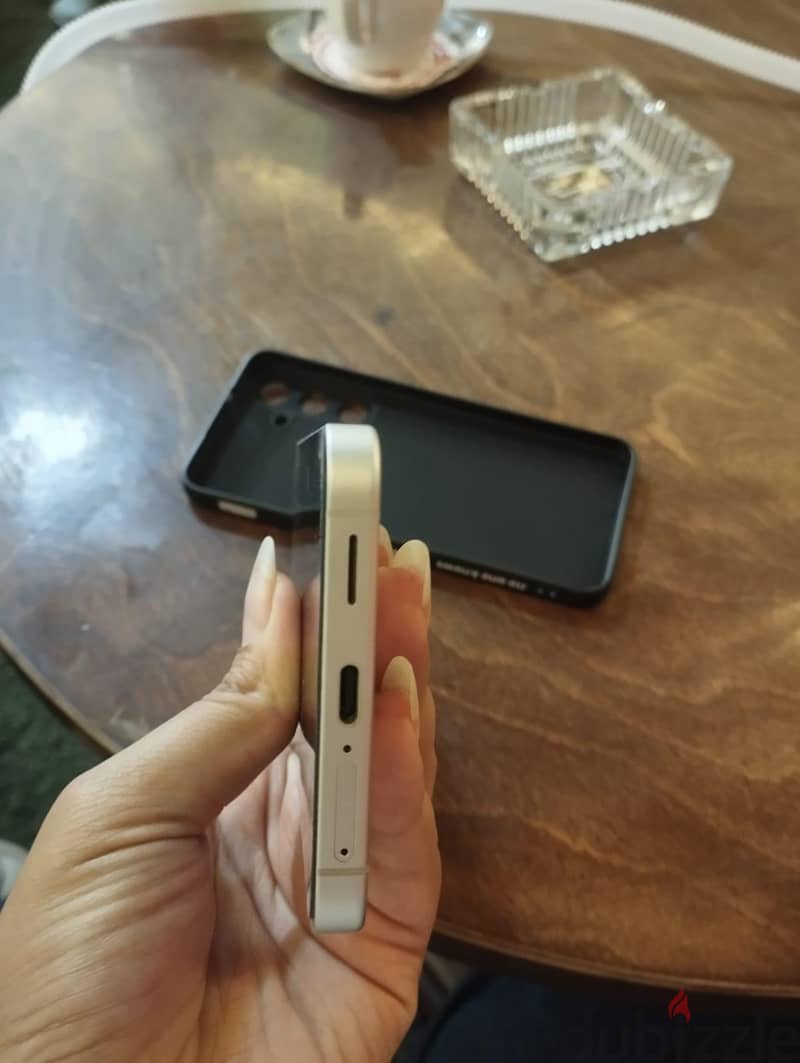 Samsung S25 FE 4