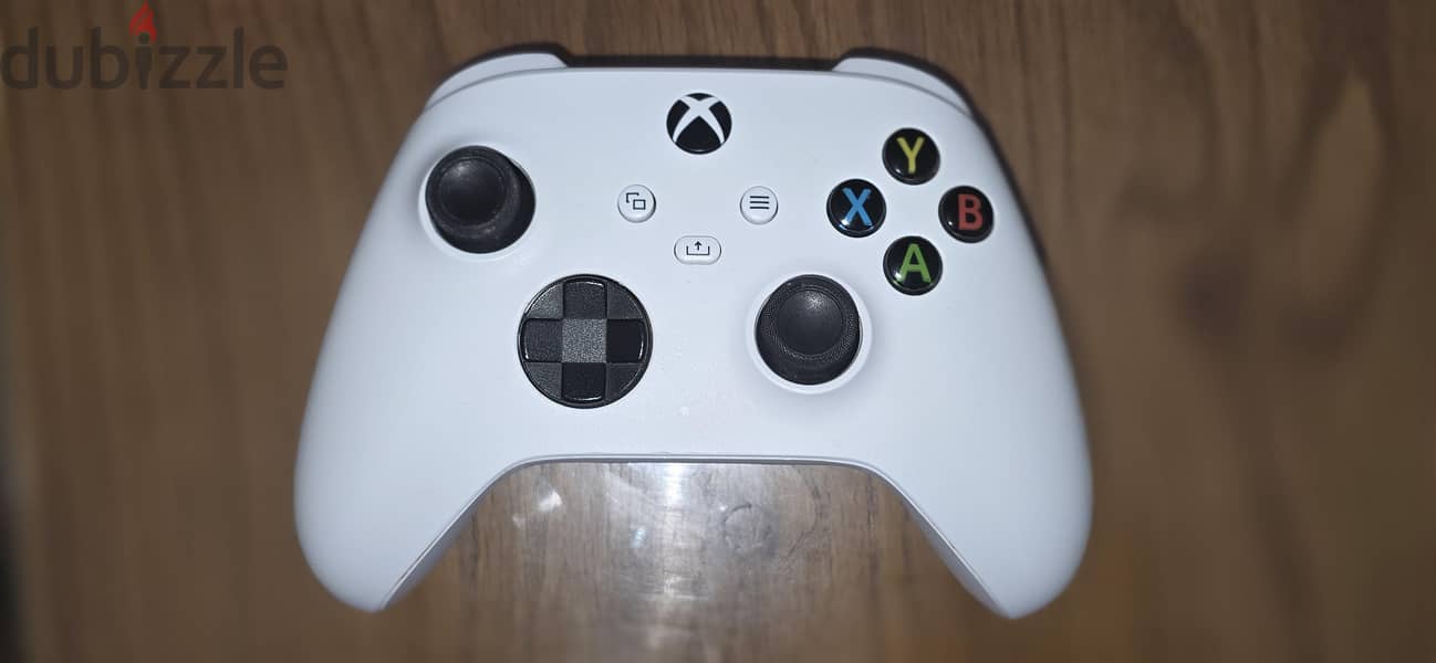 Xbox Series S + 2 Controllers 1