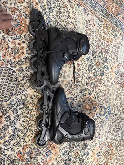 New -Decathlon Skates Size 40 - Black