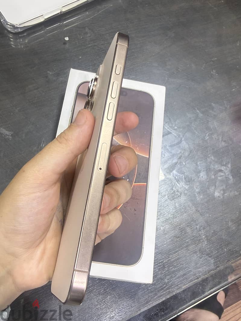 IPhone 16 pro max ٩٨% 9