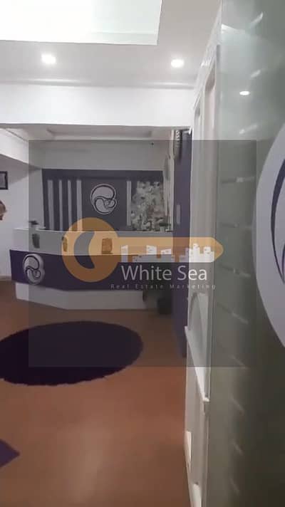 مقر إداري مرخص للإيجار بلوران تانى نمرة من البحر
