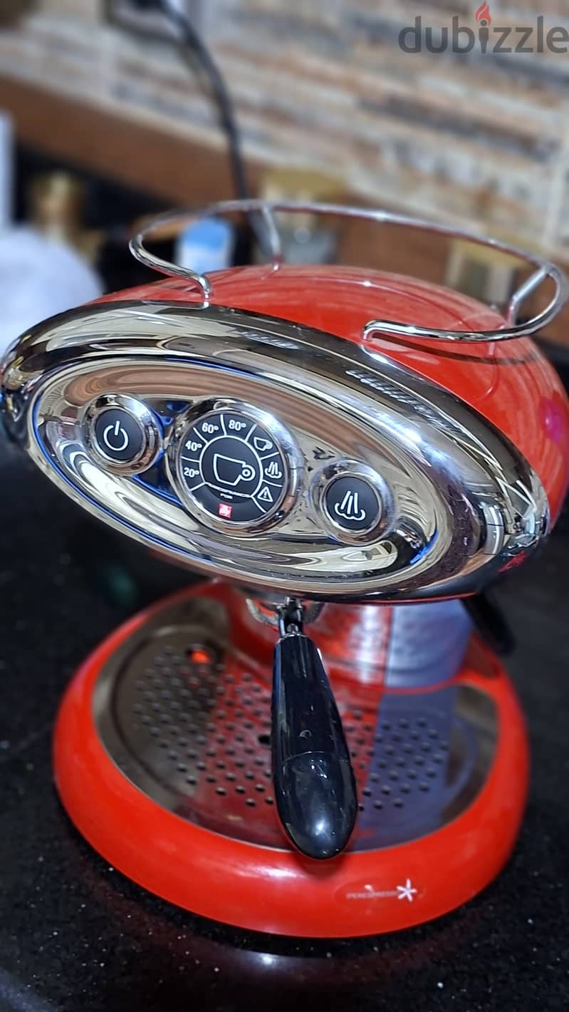 illy Coffee Machine 1