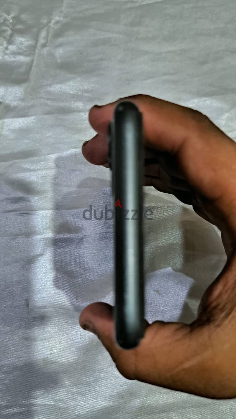 Apple - iPhone 11 3