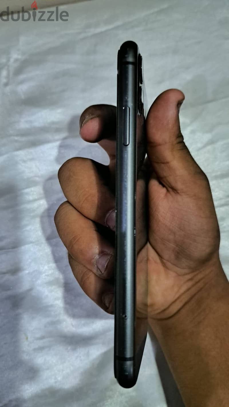 Apple - iPhone 11 8