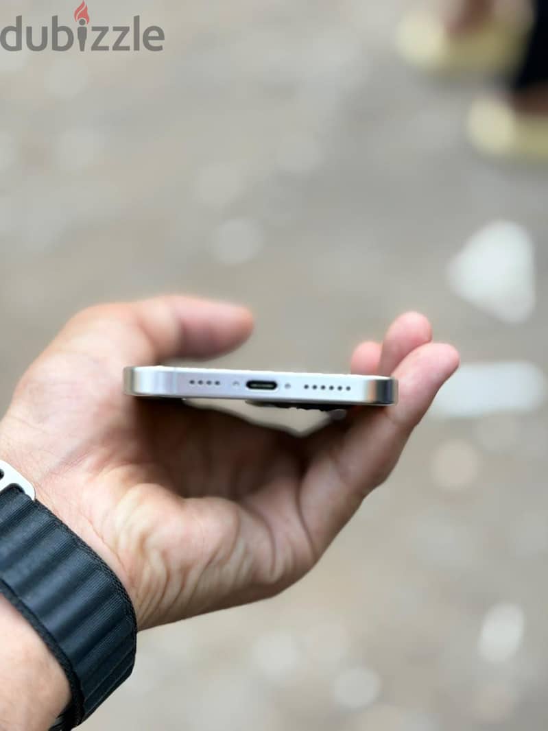 Apple - iPhone 16 Pro Max 3