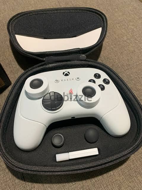 Razer - Wolverine V3 Pro Wireless 1