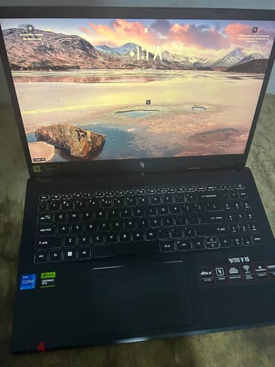 للبيع Acer Nitro V 15 بحالة ممتازة — مناسب للجيمينج والشغل الثقيل