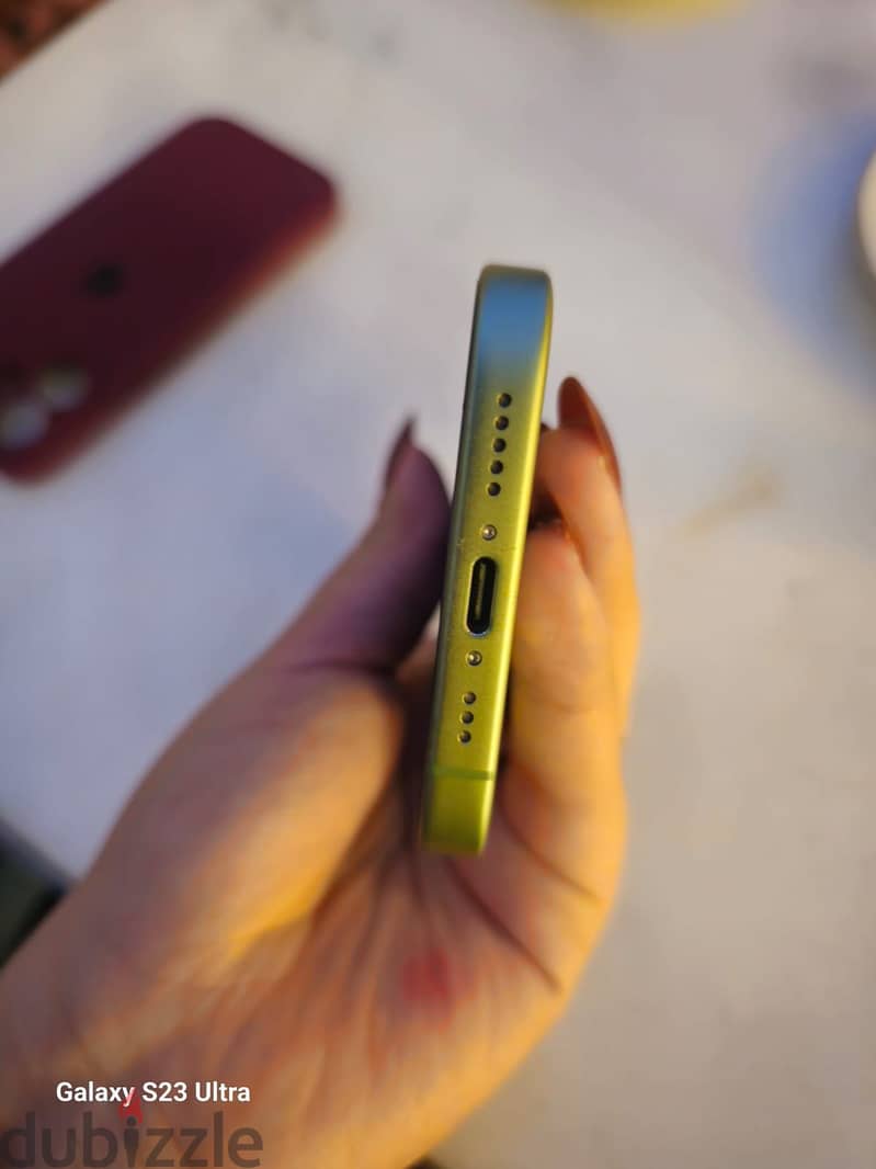 Apple - iPhone 17 4