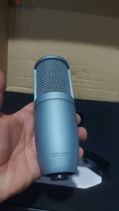 مايك akg120