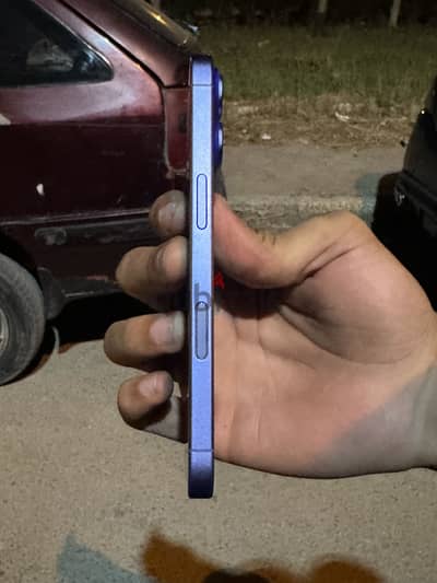 Apple - iPhone 16