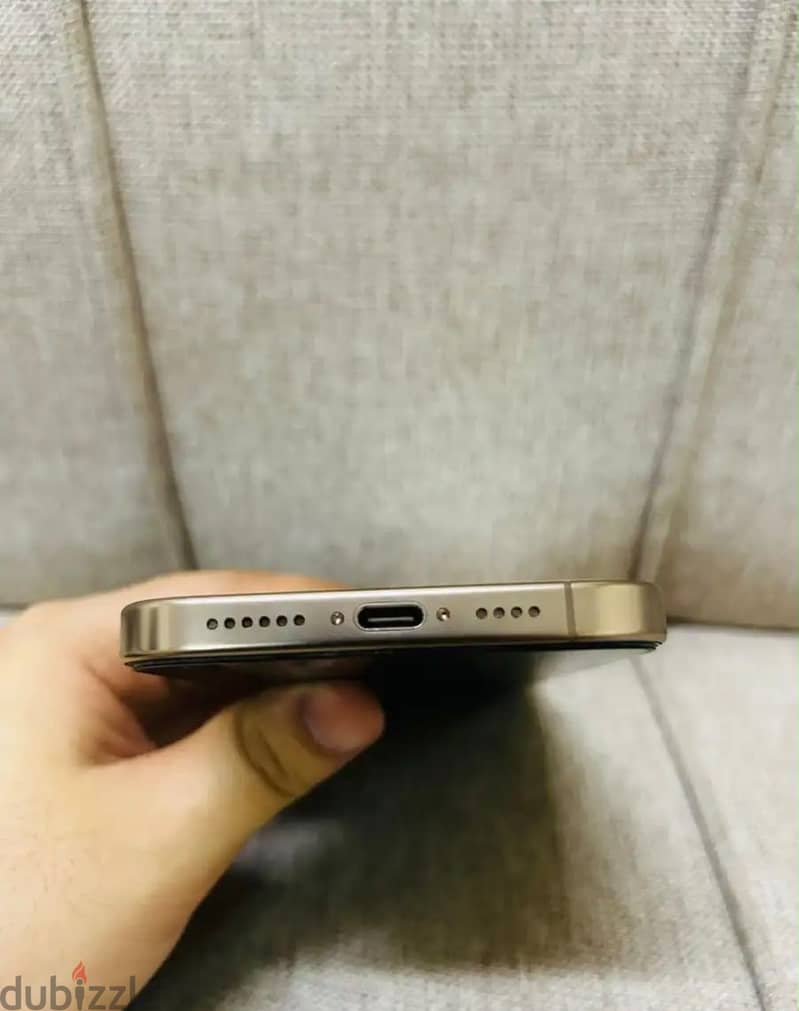 Apple - iPhone 16 Pro Max 1