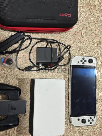 Nintendo switch oled   لون الابيض