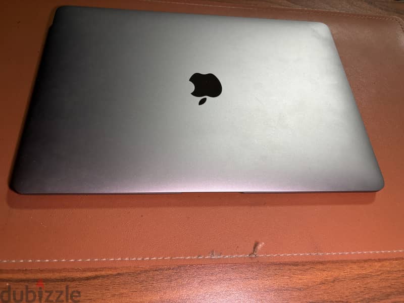 MacBook Air 13-inch (M1) 4