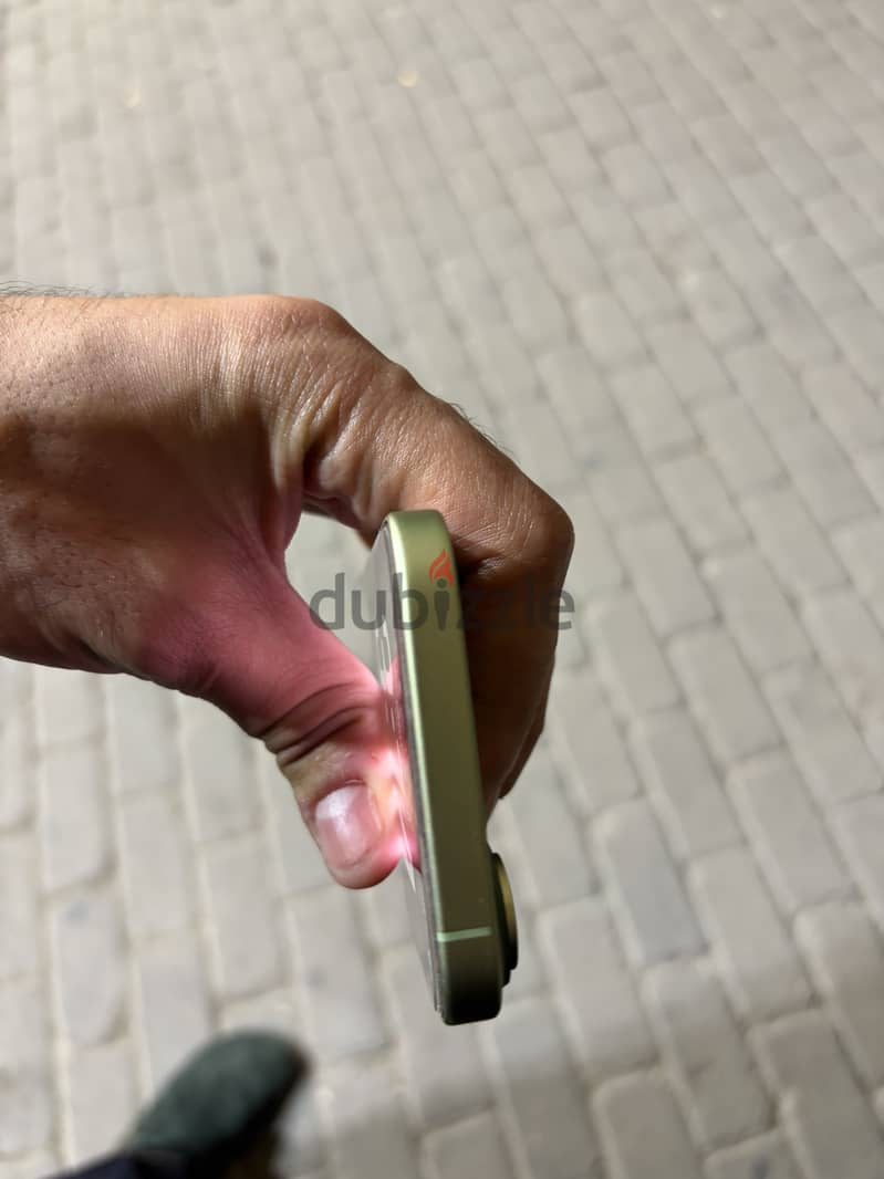 Apple - iPhone 17 4